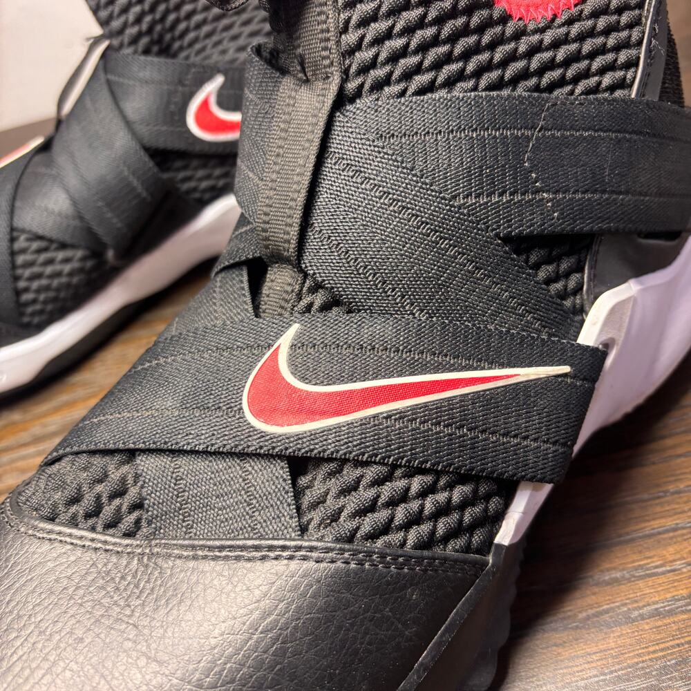 Nike LeBron Soldier 12 Bred US 12 Black Red Sneakers Athletic Shoes AO2609-001 - Picture 7 of 11